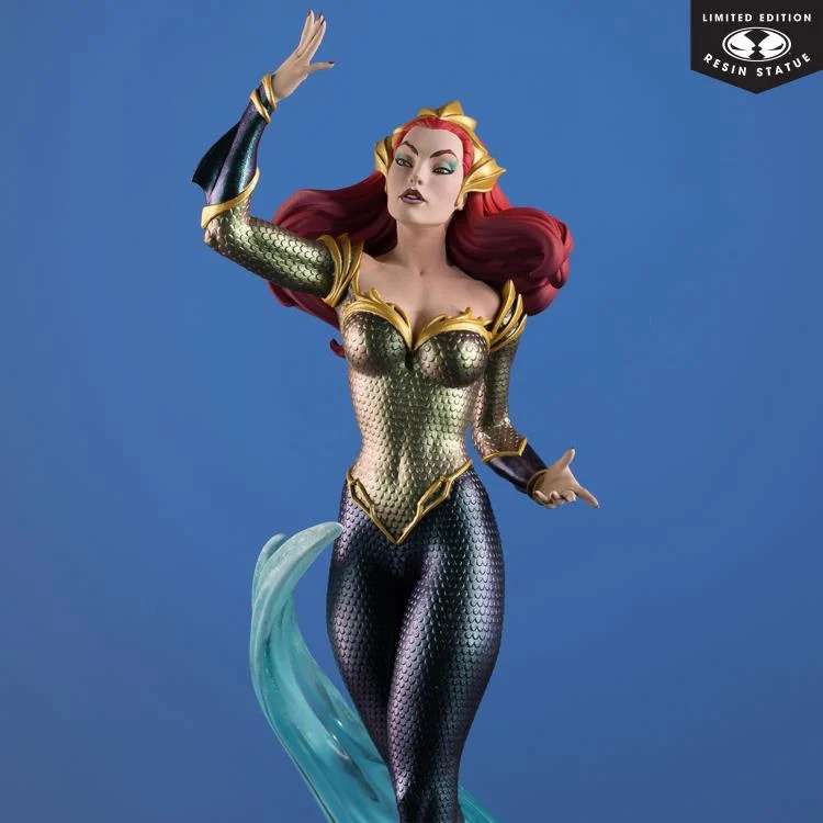 DC COVER GIRLS MERA BY CAMPBELL STATUE