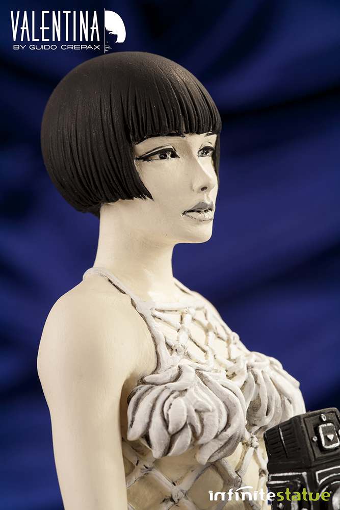 CREPAX VALENTINA STATUE