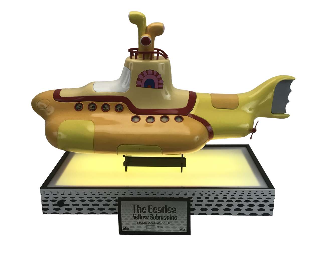 FACTORY ENT BEATLES YELLOW SUBMARINE STUDIO SCALE MODEL REPLICA 68 cm