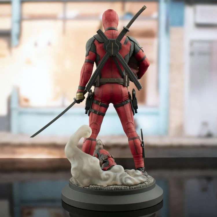 MARVEL PREM COLL DEAD & WOLV DEADPOOL ST