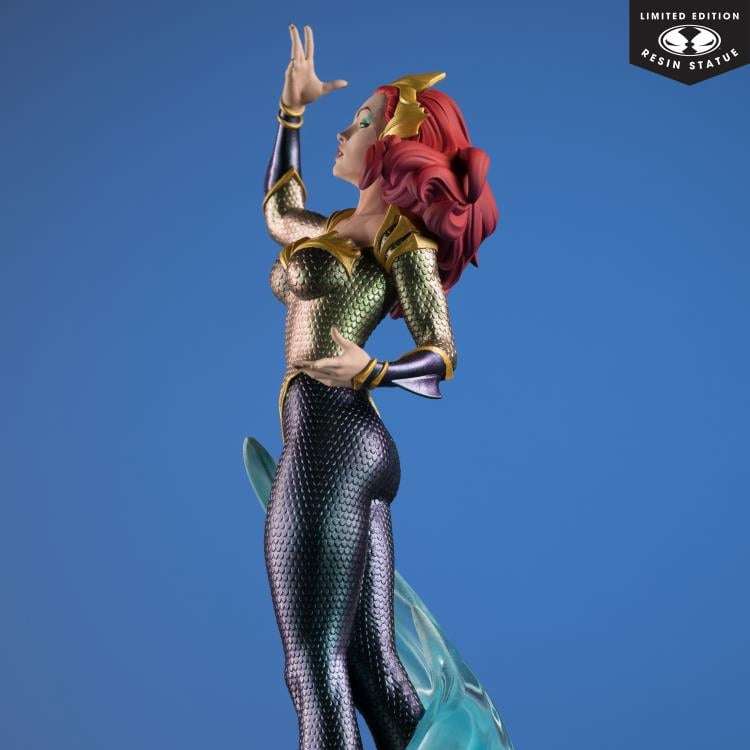 DC COVER GIRLS MERA BY CAMPBELL STATUE