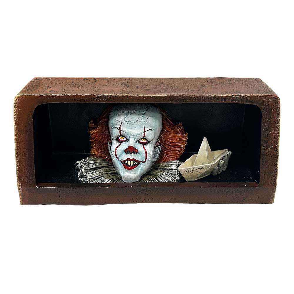 IT PENNYWISE CLOWN DRAIN FIGURINE