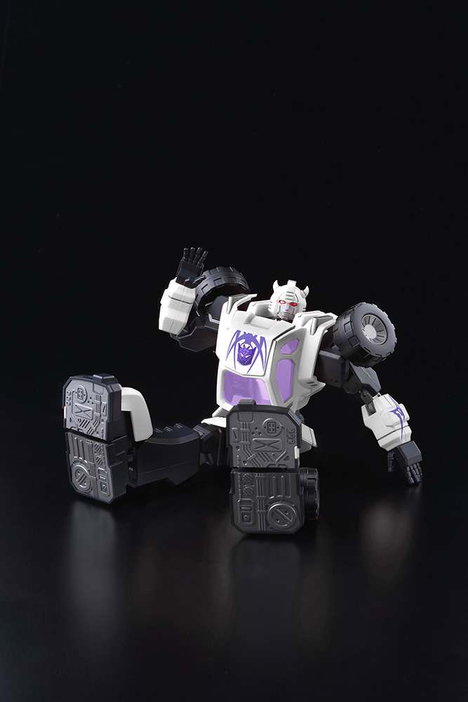 TRANSFORMERS MODEL KIT IN PVC BUG BITE 16 CM FLAME TOYS