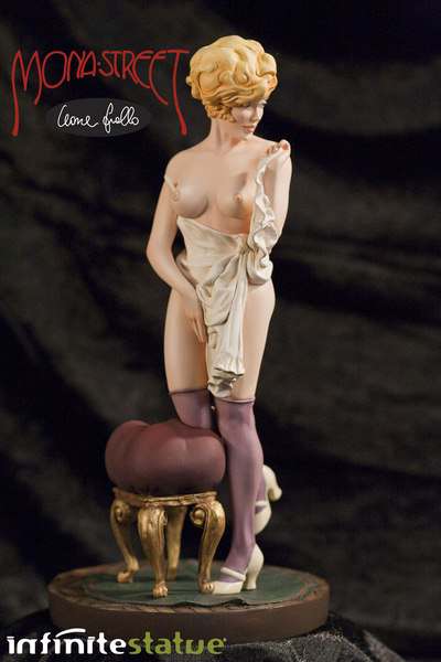 MONA STREET STATUE EXTRA