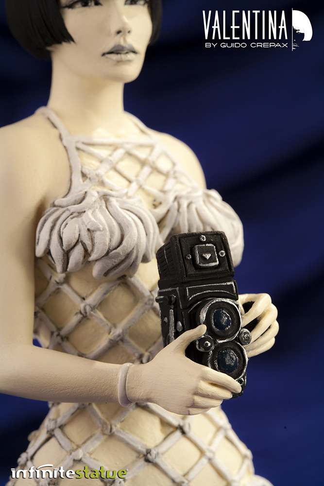 CREPAX VALENTINA STATUE