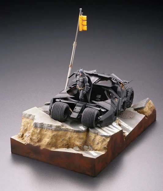 TDK TRILOGY BATMOBILE TUMBLER DIORAMA
