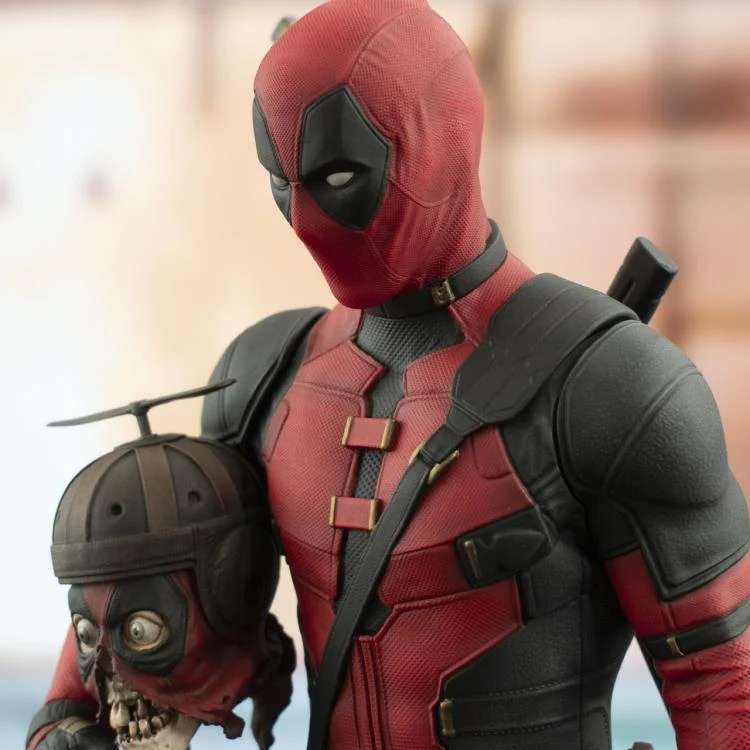 MARVEL PREM COLL DEAD & WOLV DEADPOOL ST