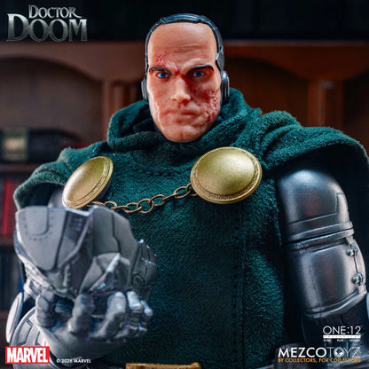 MEZCO TOYS ONE 12 COLLECTIVE DOCTOR DOOM AF ACTION FIGURE 17 cm