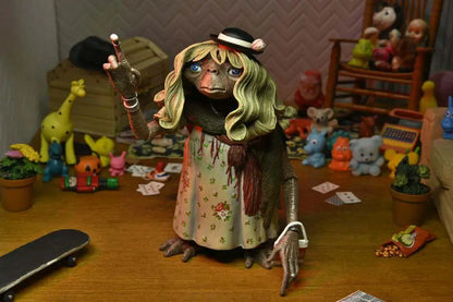 NECA - E.T. E.T. 40TH ANNIVERSARY DRESS-UP ULT AF ACTION FIGURE 11 cm