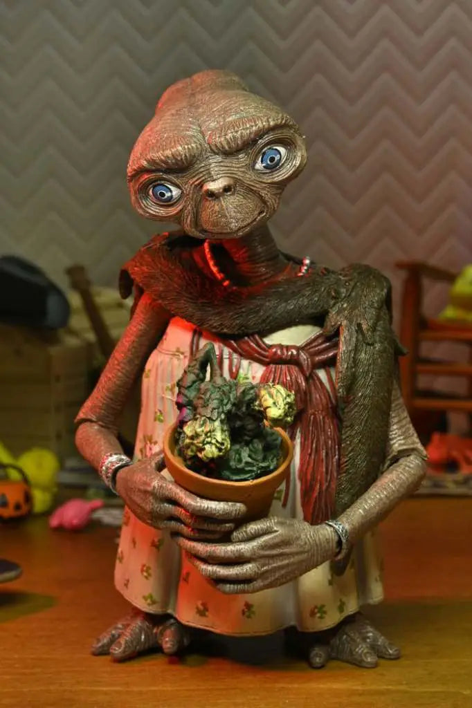 NECA - E.T. E.T. 40TH ANNIVERSARY DRESS-UP ULT AF ACTION FIGURE 11 cm