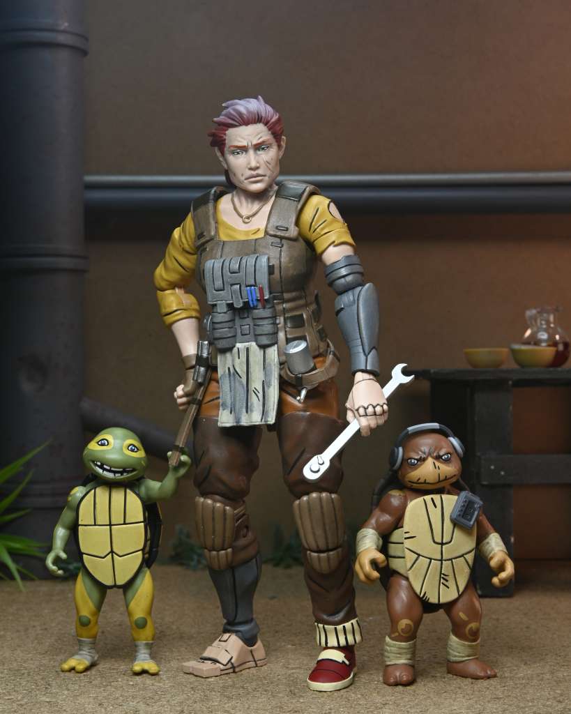 TMNT LRONIN LYEAR GR APRIL BA YI MOJA ACTION FIGURE