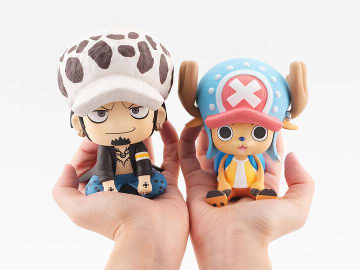 LOOK UP ONE PIECE TRAFALGAR+CHOPPER SET