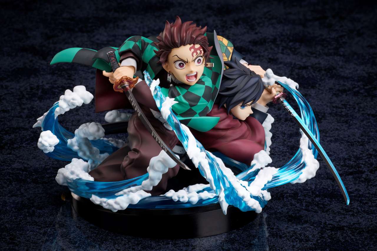 DEMON SLAYER TANJIRO & GYUU FIGURE