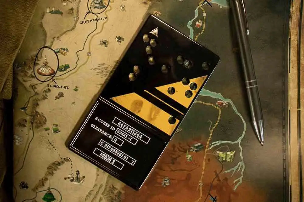 FANATTIK FALLOUT - LIMITED EDITION NUCLEAR KEYCARD REPLICA LIMITED EDITION