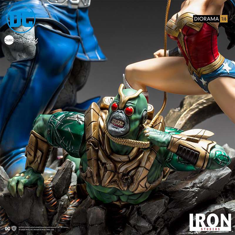 WONDER WOMAN VS DARKSEID 1/6 DIORAMA