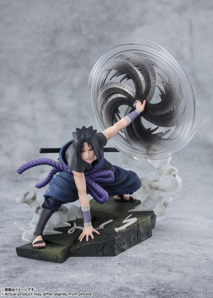 Naruto Shippuden Statua Figzero Sasuke Uchiha Light & Dark Bandai