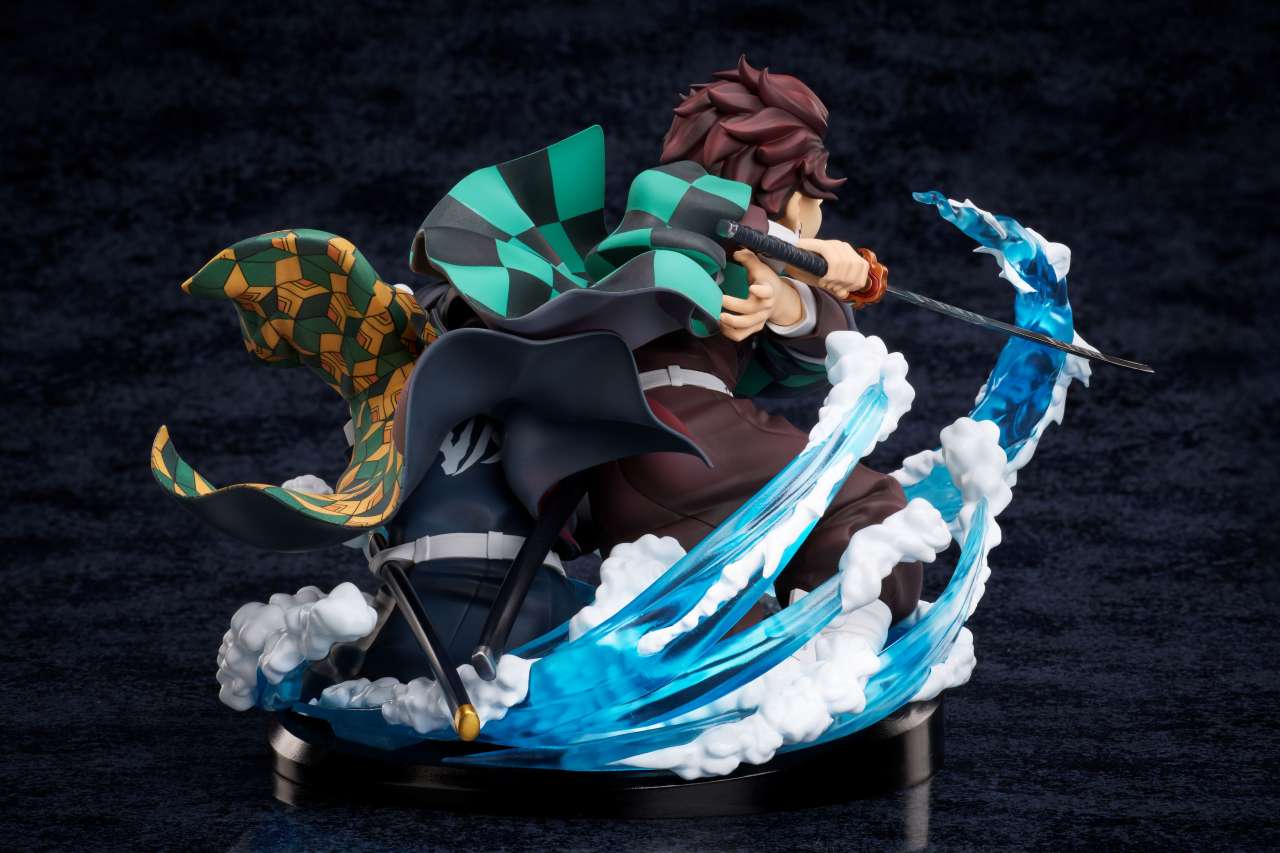 DEMON SLAYER TANJIRO & GYUU FIGURE