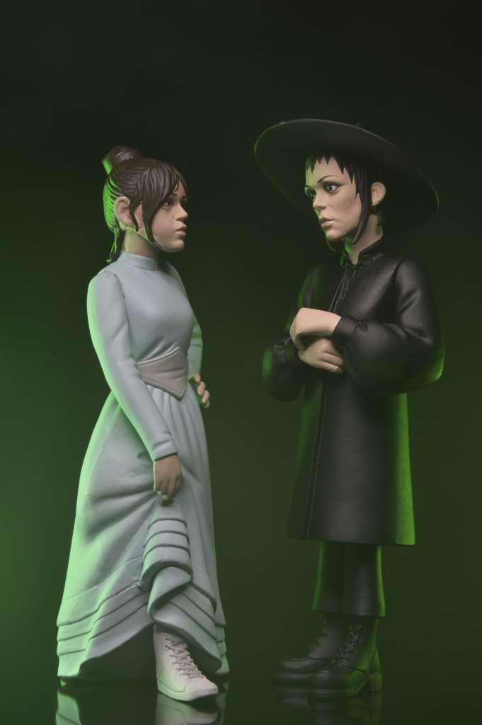 BEETLEJUICE 2 TOO TERR LYDIA&ASTRID 2PAC