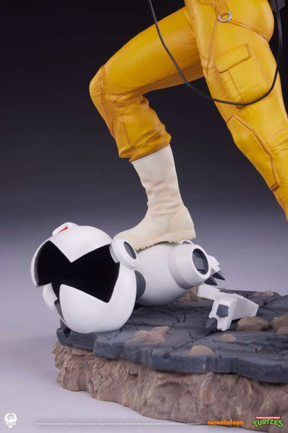 TMNT APRIL O'NEIL 1:4 STATUE