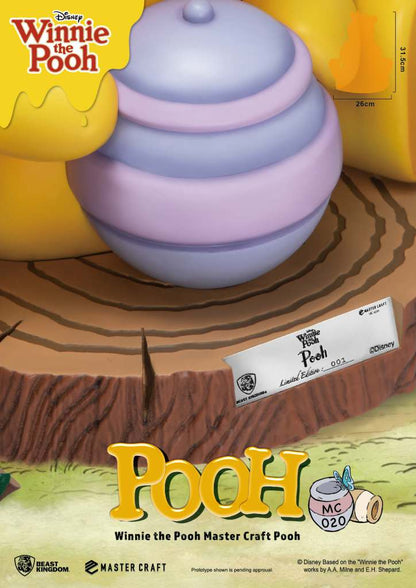 WINNIE THE POOH MASTER CRAFT STATUE