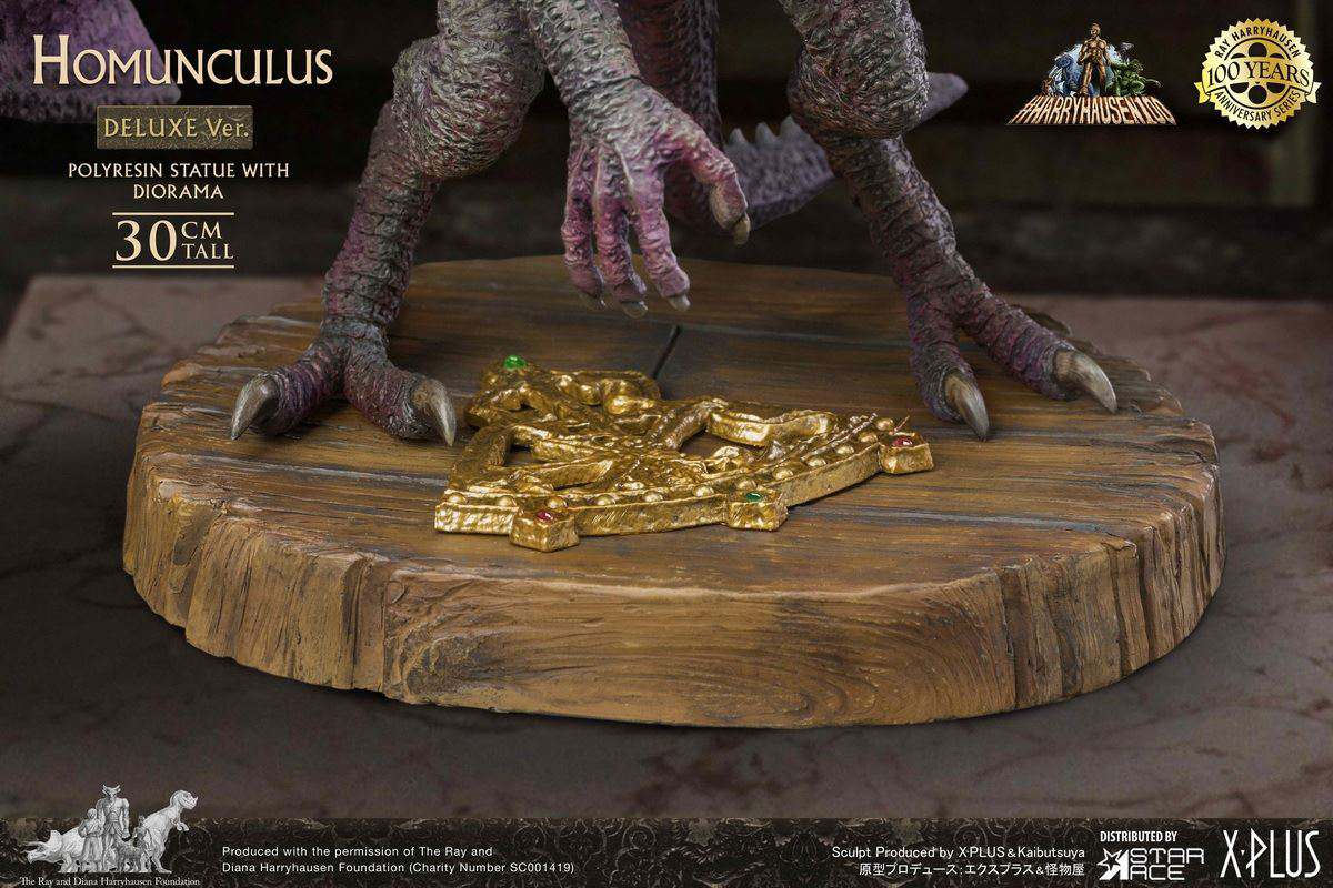 RAY HARRYHAUSEN HOMUNCULUS DLX STATUE