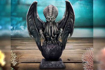 REIGN OF CTHULHU STATUE