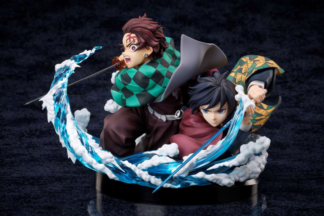 DEMON SLAYER TANJIRO & GYUU FIGURE