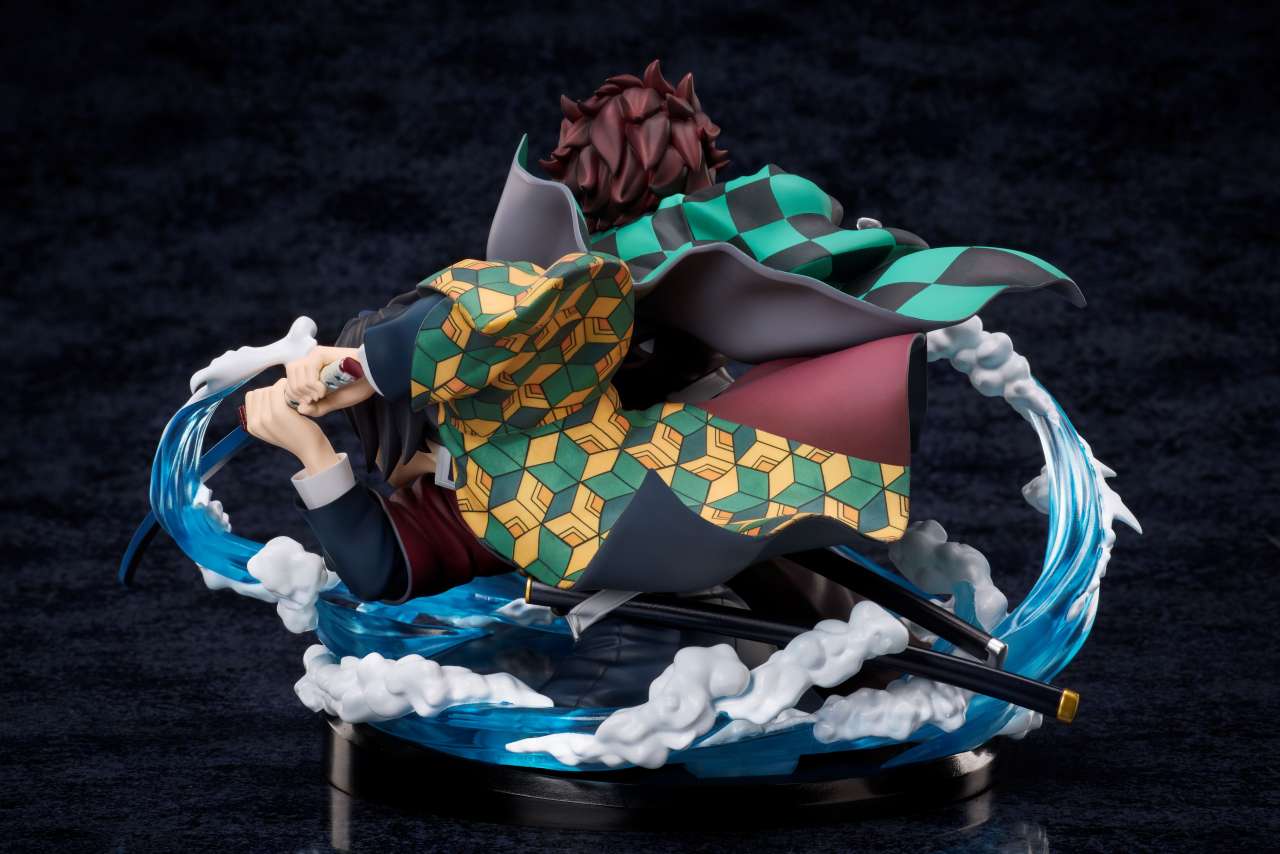 DEMON SLAYER TANJIRO & GYUU FIGURE