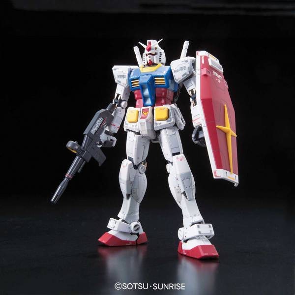 GUNDAM REAL GRADE RG MODEL KIT RX-78-2 1:144 BANDAI