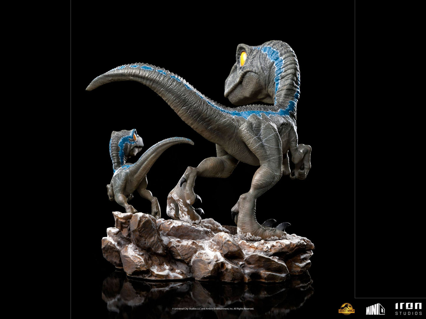 Jurassic World Dominion Mini Co. PVC Figure Blue and Beta 13 cm