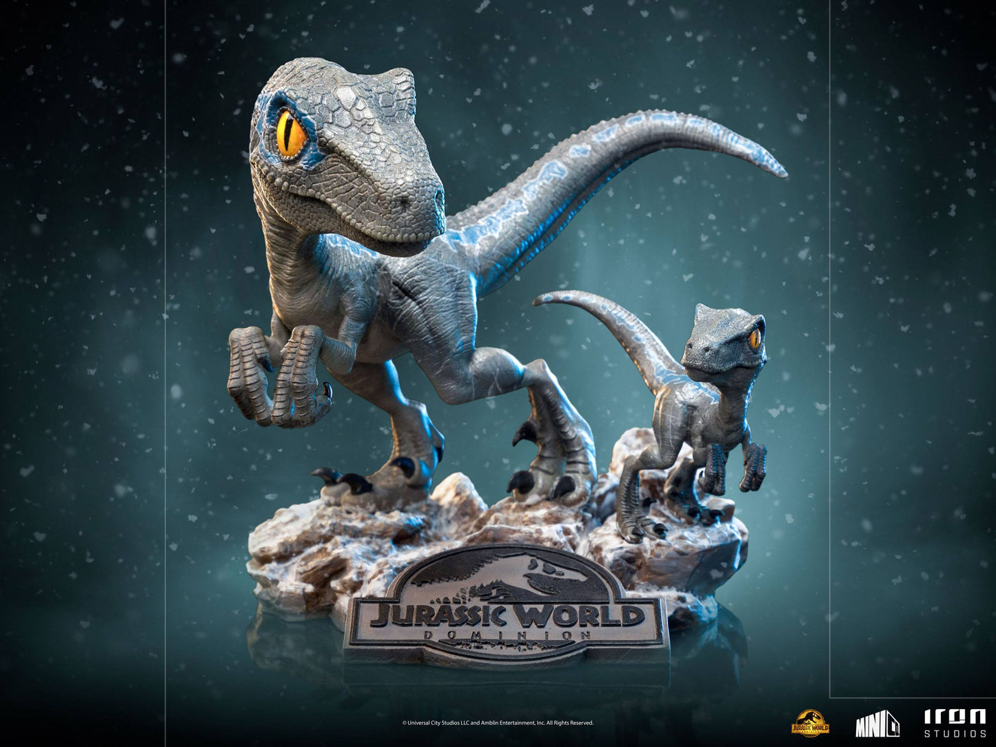 Jurassic World Dominion Mini Co. PVC Figure Blue and Beta 13 cm