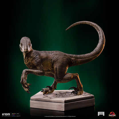 Jurassic World Icons Statue Velociraptor C 7 cm