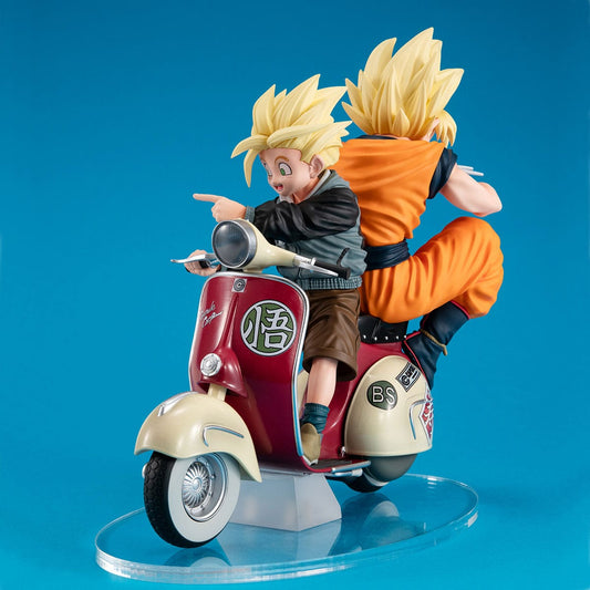 Dragonball Z 05 Desktop Real McCoy PVC Diorama Super Saiyan Son Goku & Super Saiyan Son Gohan & Motorbike 16 cm (PRE-ORDER FINE MAGGIO 2025)