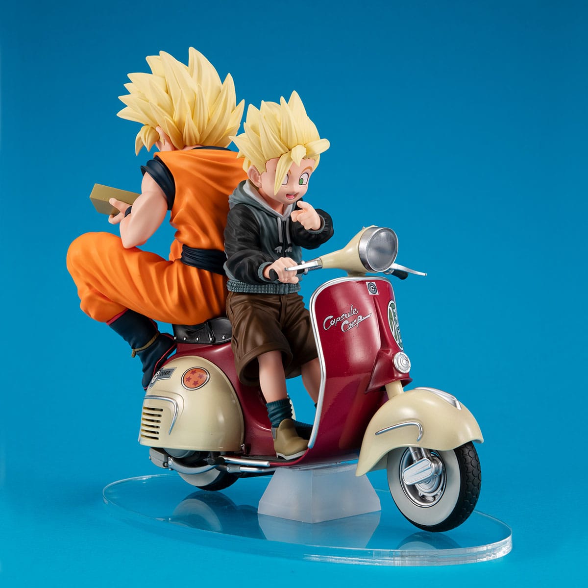 Dragonball Z 05 Desktop Real McCoy PVC Diorama Super Saiyan Son Goku & Super Saiyan Son Gohan & Motorbike 16 cm (PRE-ORDER FINE MAGGIO 2025)