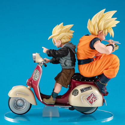 Dragonball Z 05 Desktop Real McCoy PVC Diorama Super Saiyan Son Goku & Super Saiyan Son Gohan & Motorbike 16 cm (PRE-ORDER FINE MAGGIO 2025)